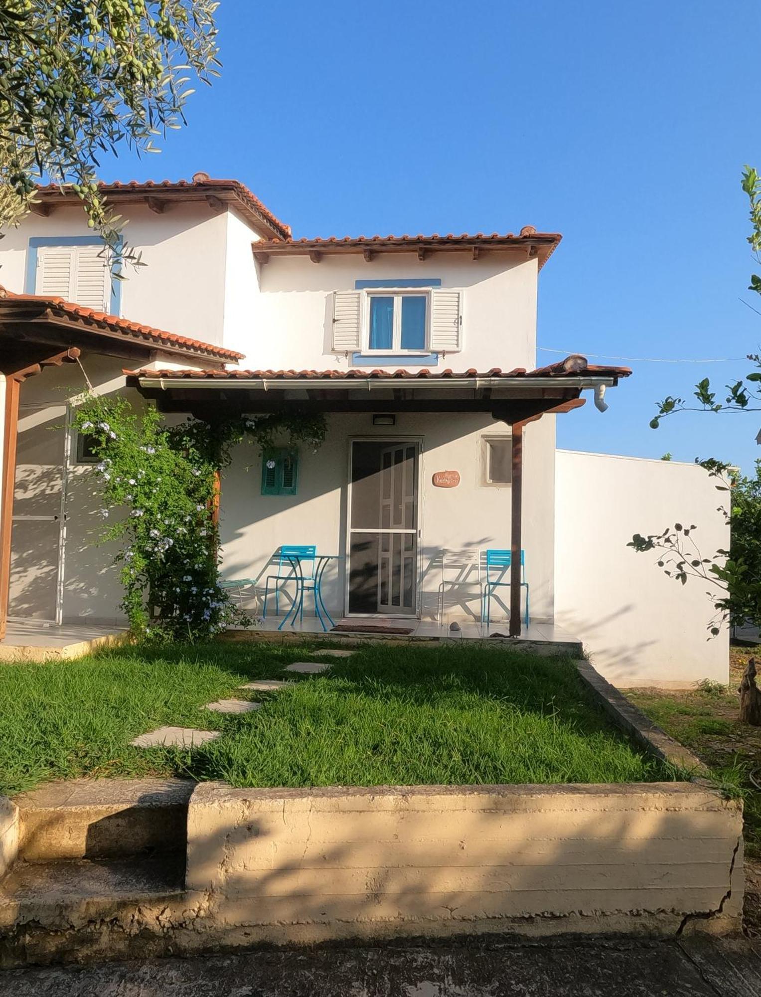 Spiti Ostria Villa Aigio Exterior photo