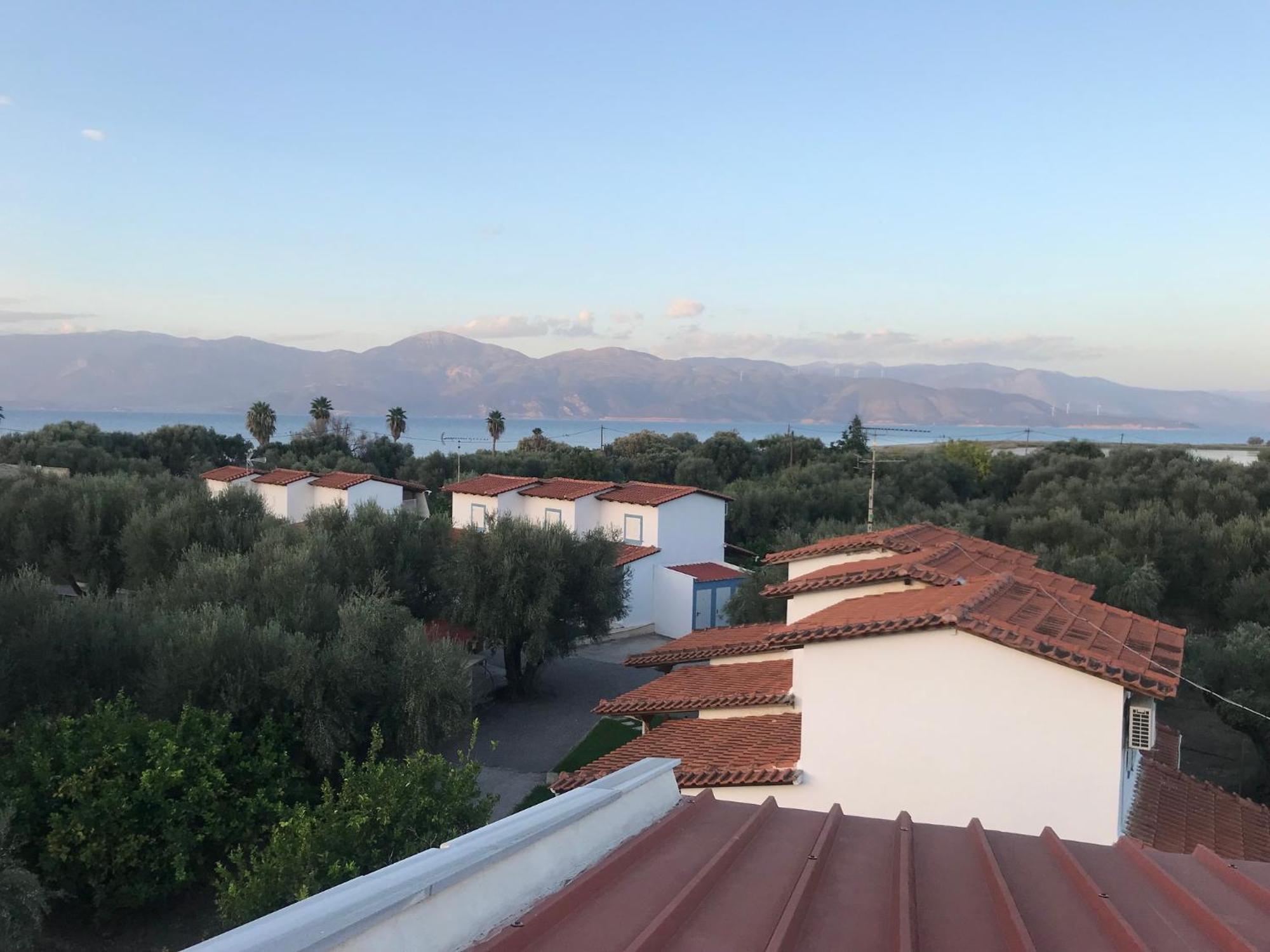 Spiti Ostria Villa Aigio Exterior photo
